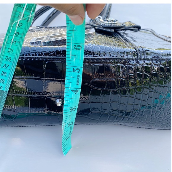 Guess black patent hobo bag - Picture 7 of 8